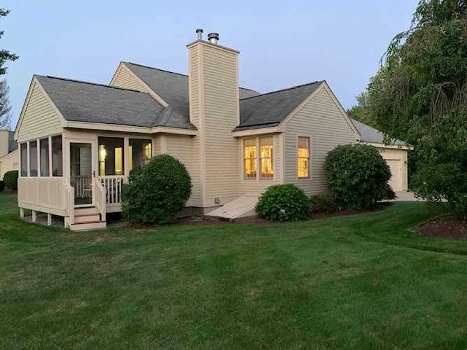17 Saint Andrews Dr Bedford, NH 03110