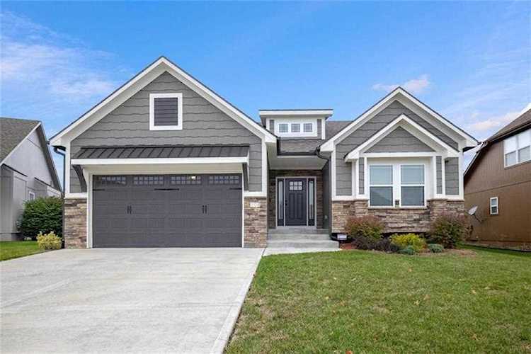 304 Kensington Square Greenwood, MO 64034