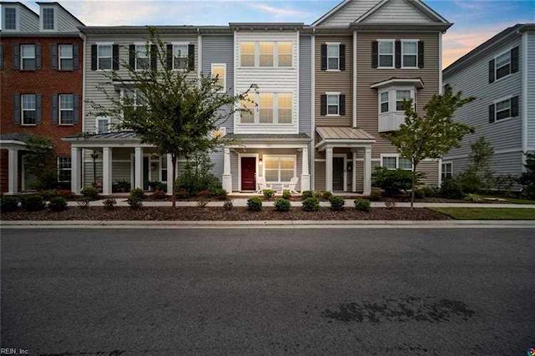 1685 Avalene Way Virginia Beach, VA 23456