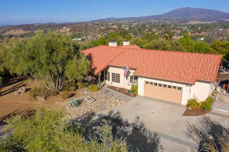 728 Camino Scarpitta Alpine, CA 91901