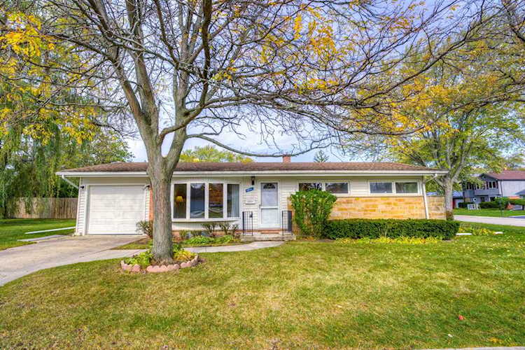 1046 Midway Rd Northbrook, IL 60062