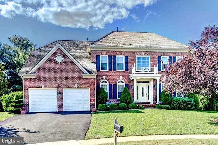 2814 Gibson Oaks Dr Oak Hill, VA 20171