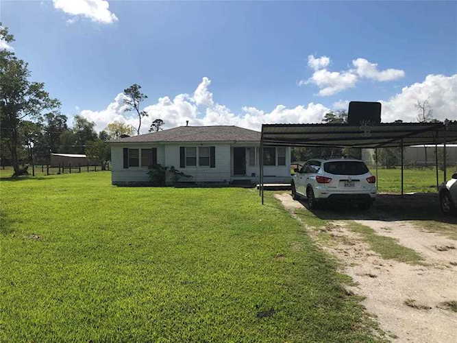 16414 Bear Bayou Dr Channelview, TX 77530