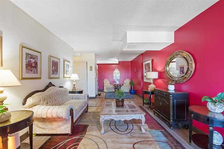 3726 Centre St NE #12 Calgary, AB T2E 2Y3