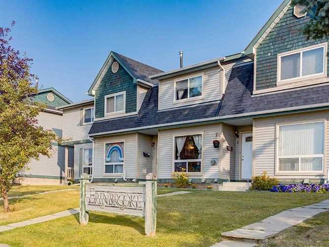 220 Erin Mount Crescent SE #8 Calgary, AB T2B 2T2
