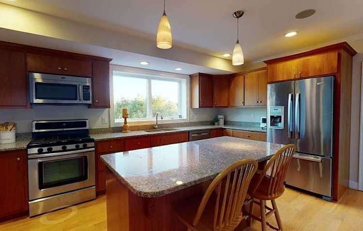 18 Lincoln St Andover, MA 01810