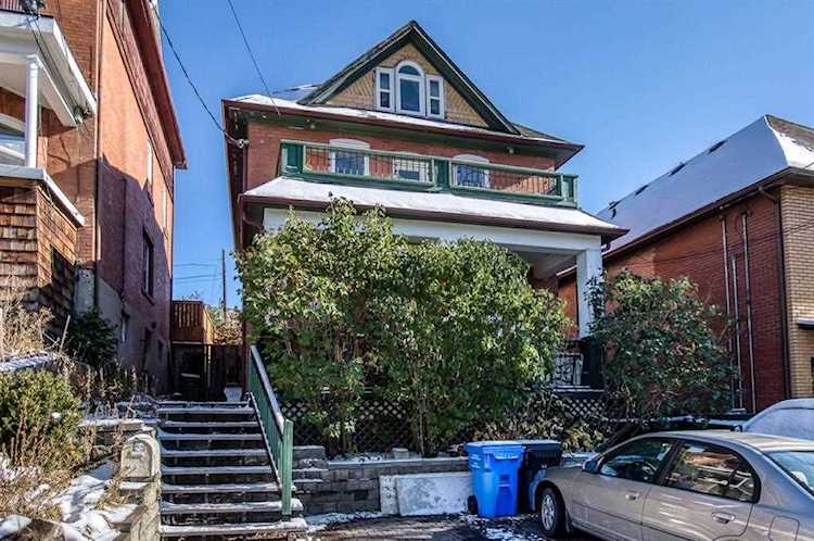 64 6 St NE Calgary, AB T2E 3X9