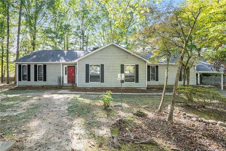 2410 Kimway Dr Matthews, NC 28105
