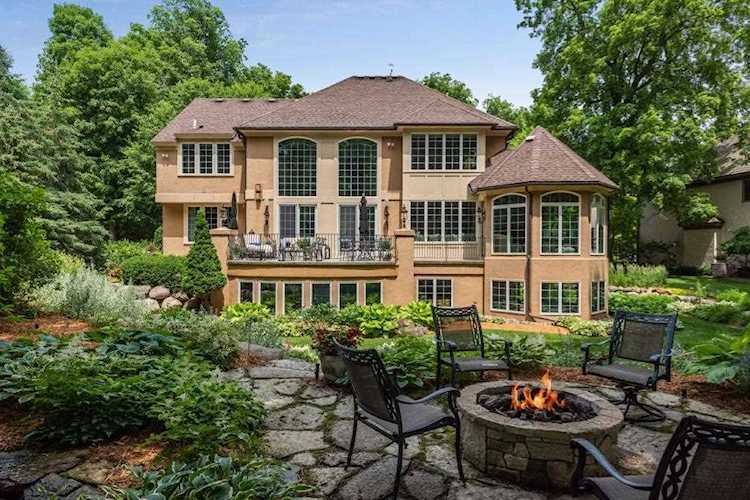 18242 Bearpath Trail Eden Prairie, MN 55347