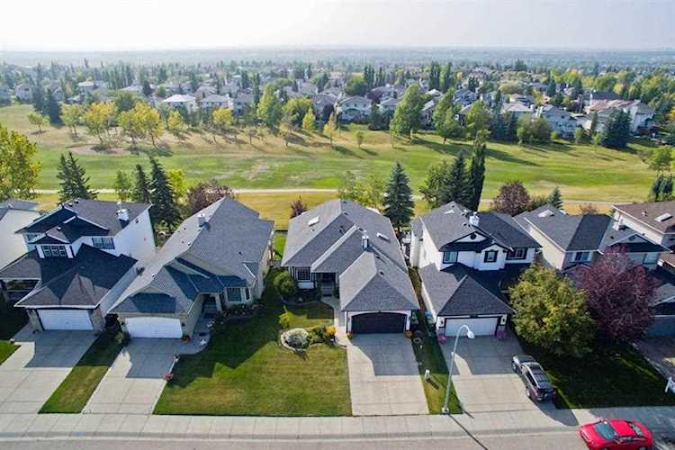 170 Douglas Woods Hill SE Calgary, AB T2Z 3B2