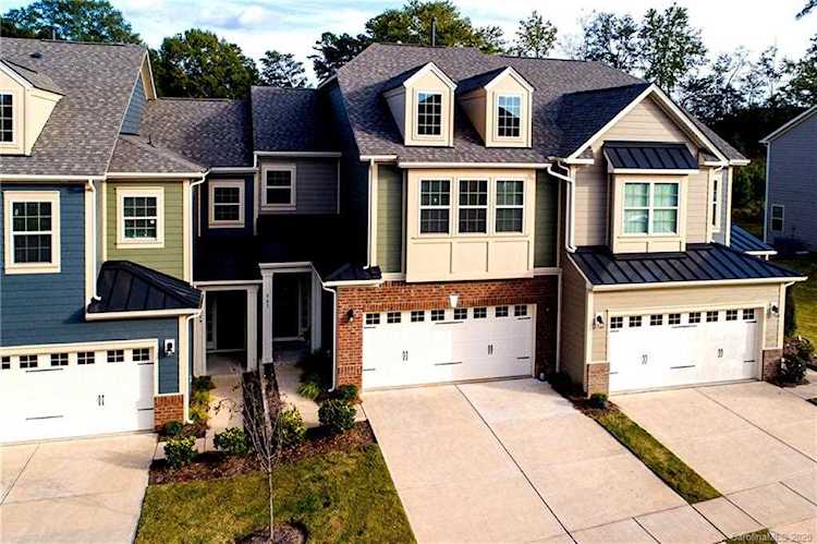 561 Dulaney Dr Tega Cay, SC 29708