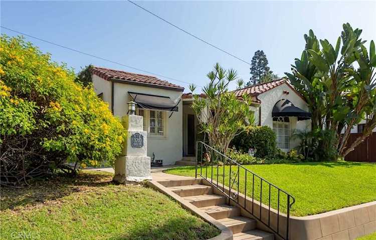 3710 Olive Avenue Long Beach, CA 90807