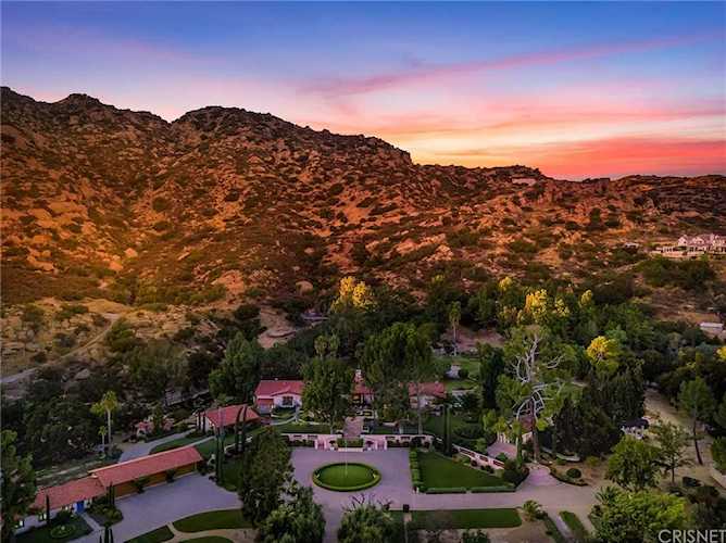 22637 La Quilla Drive Chatsworth, CA 91311