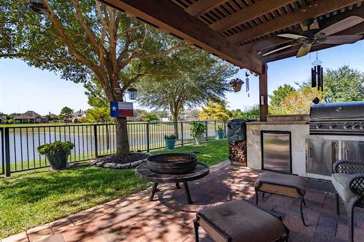 2602 White Falls Dr Pearland, TX 77584