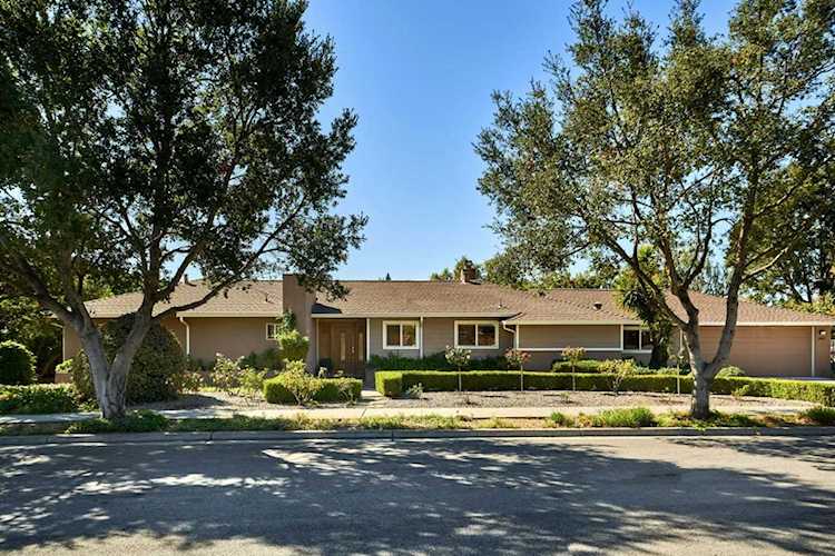 16865 Hill Road Morgan Hill, CA 95037