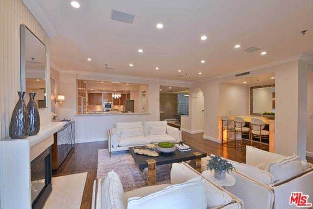 2142 Century Park Lane #109 Los Angeles, CA 90067