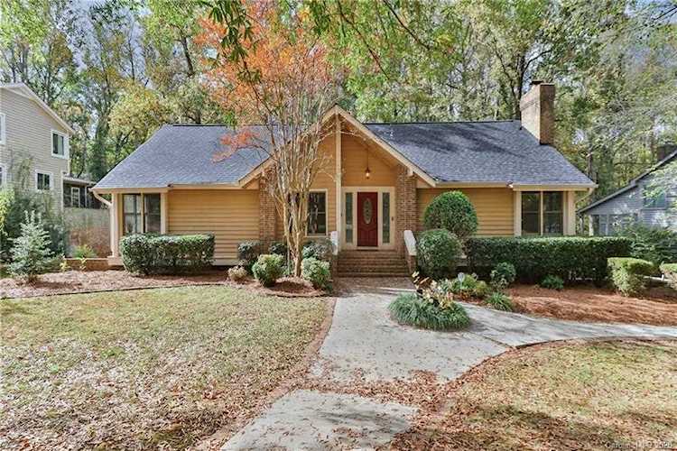 9318 Hunting Ct Matthews, NC 28105