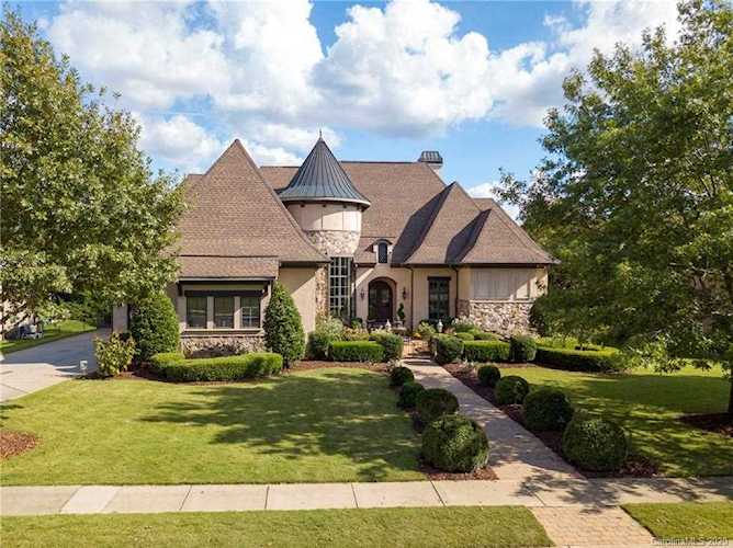 7608 Polyantha Rose Circle Matthews, NC 28104