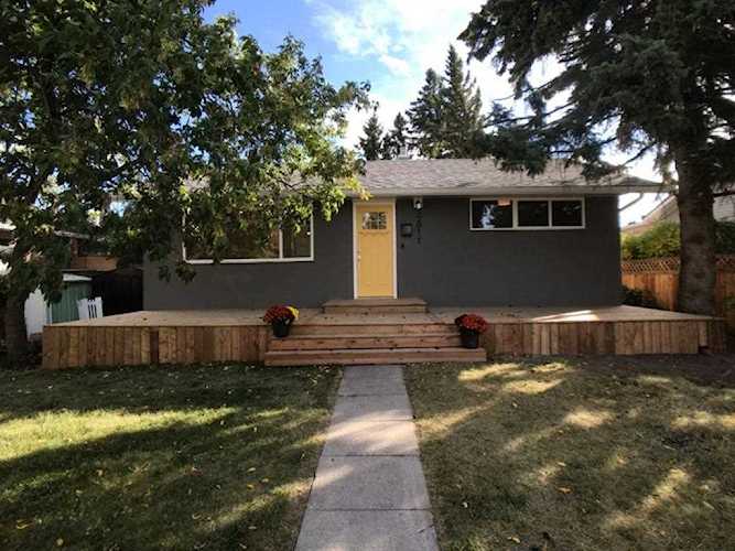 4811 32 Ave SW Calgary, AB T3E 0X4