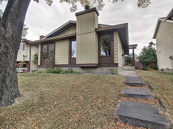 532 Templevale Dr NE Calgary, AB T1Y 4V5