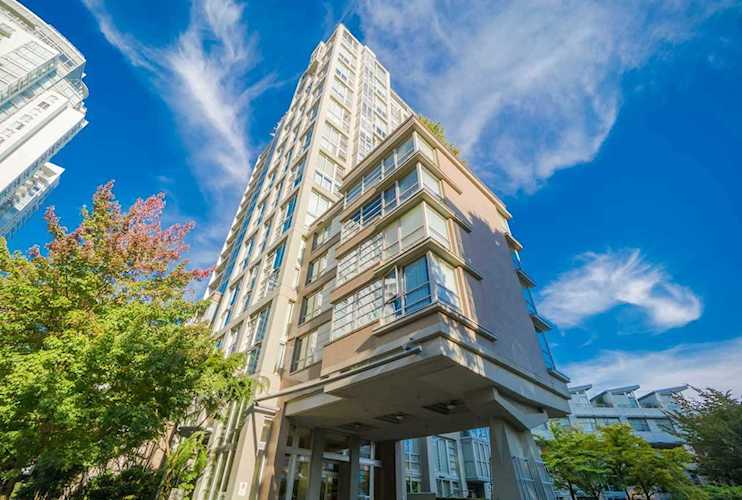 1228 Marinaside Crescent #1803 Vancouver, BC V6Z 2W4