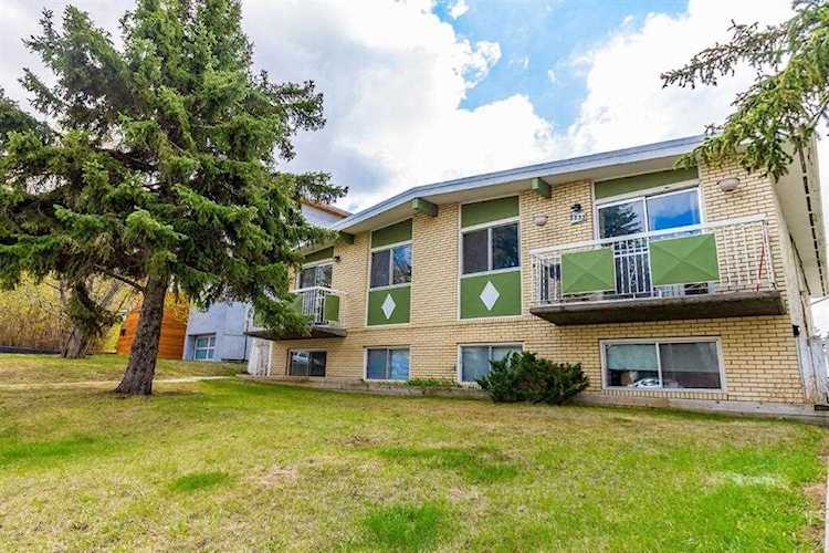 2231 27 Ave SW Calgary, AB T2T 1J1