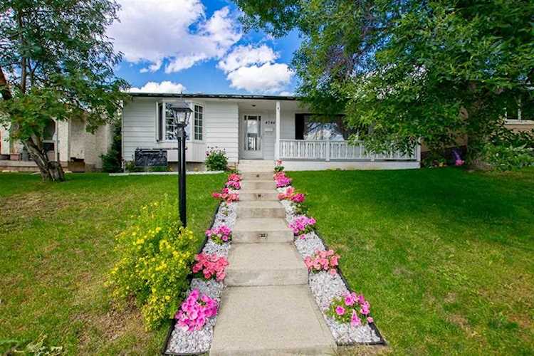 4744 Mardale Rd NE Calgary, AB T2A 3M8