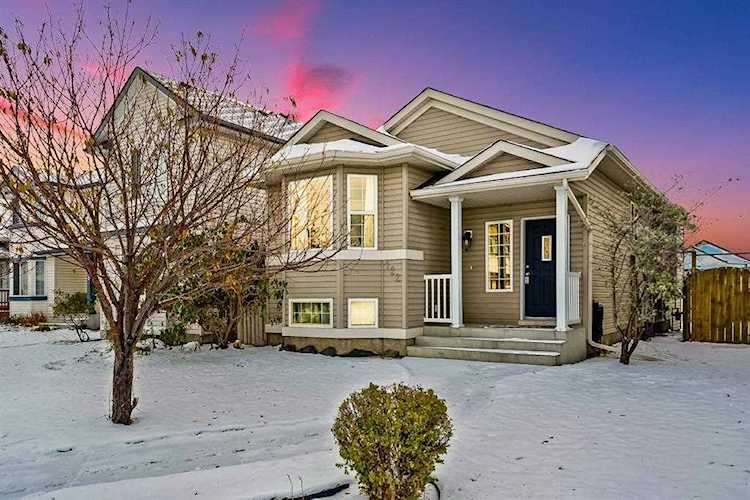 122 Coville Circle NE Calgary, AB T3K 5L5