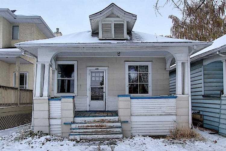 250 19 Ave NE Calgary, AB T3E 1P1