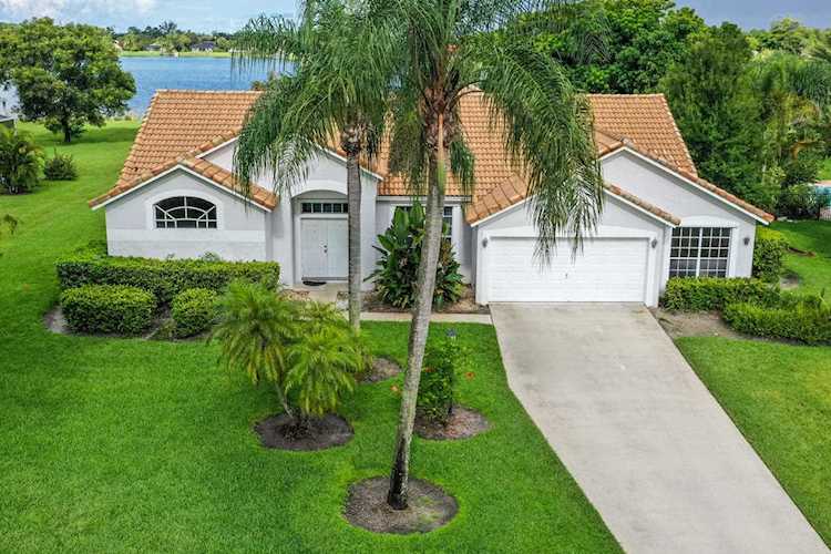 4267 Hunting Trail Lake Worth, FL 33467