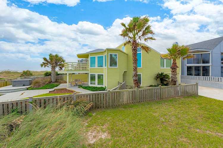 93 Orange St Neptune Beach, FL 32266