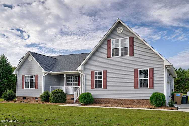 323 Oakmont Drive Hampstead, NC 28443