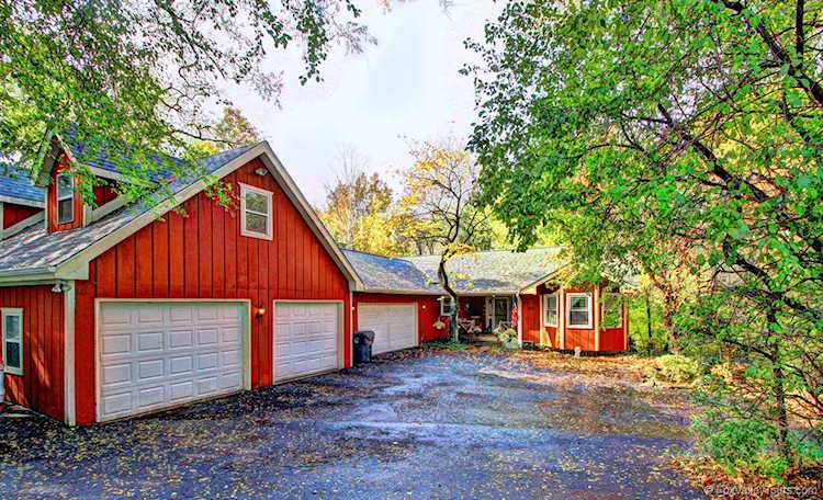 651 Hart Rd Batavia, IL 60510