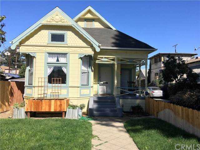 921 E 27th Street Los Angeles, CA 90011