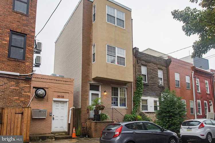 2010 Federal St Philadelphia, PA 19146