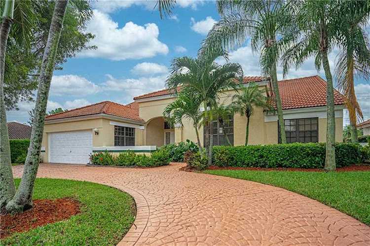 8950 Southern Orchard Rd Davie, FL 33328