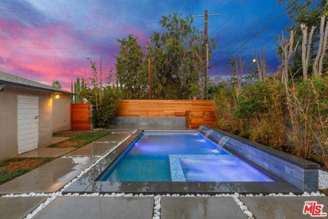 15102 Morrison Street Sherman Oaks, CA 91403