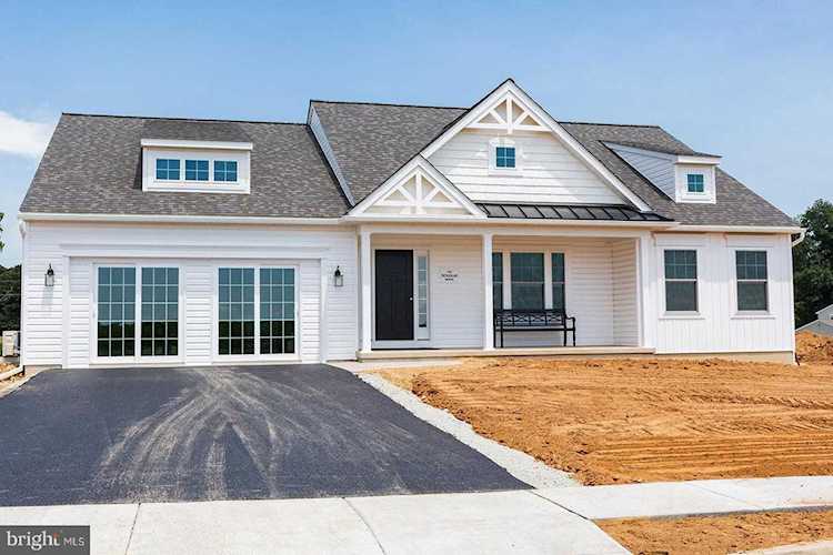 324 Greenwood Dr Oxford, PA 19363