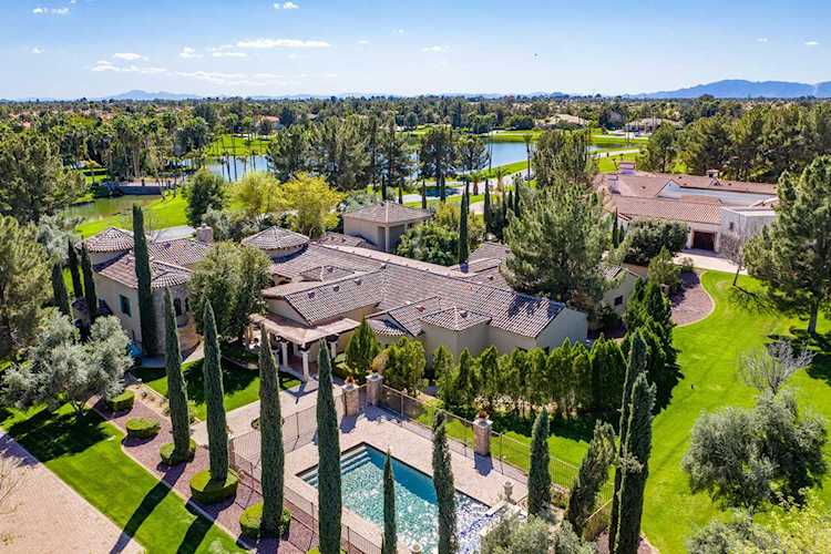 29 E Oakwood Hills Drive Chandler, AZ 85248