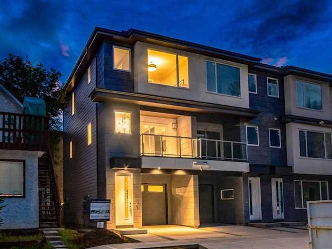 413 7 St NW Calgary, AB T2N 1S5