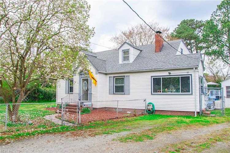 home for sale in Bayview Beach Norfolk VA 23503 - MLS 10348208 Photo 1