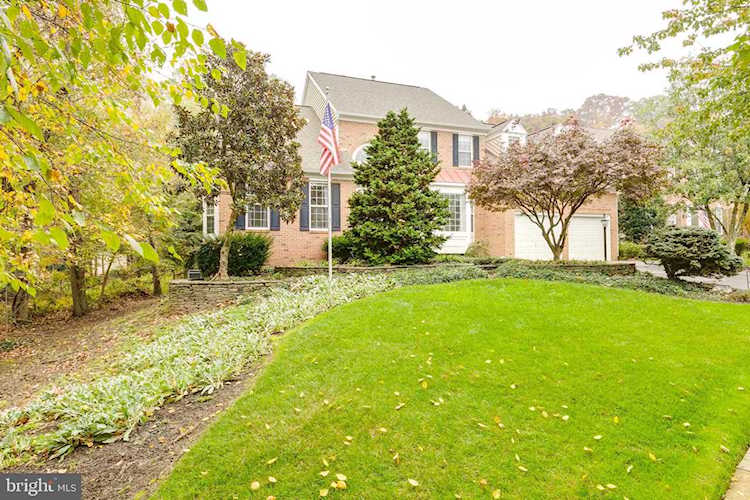 25831 Priesters Pond Dr Chantilly, VA 20152 | MLS ® VALO424138 Photo 1