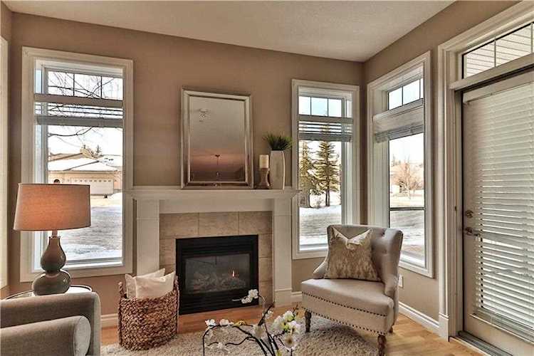 2121 98 Ave SW #111 Calgary, AB T2V 4S6