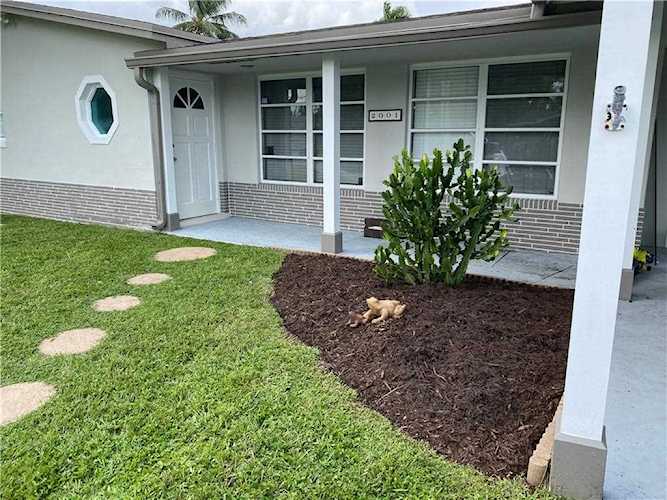 2001 NW 33 Ct Oakland Park, FL 33309