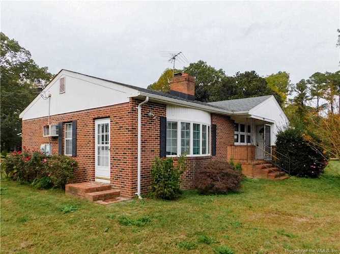 7036 Potter Ln Gloucester, VA 23061