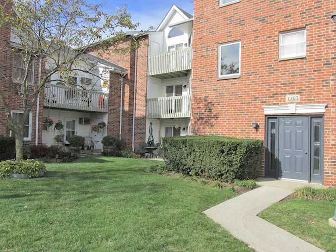 1303 Cunat Ct #2A Lake In The Hills, IL 60156