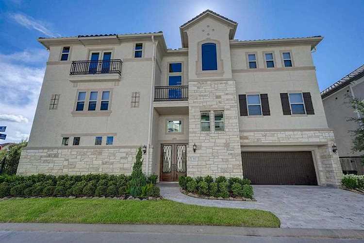 912 Amelia St Sugar Land, TX 77478