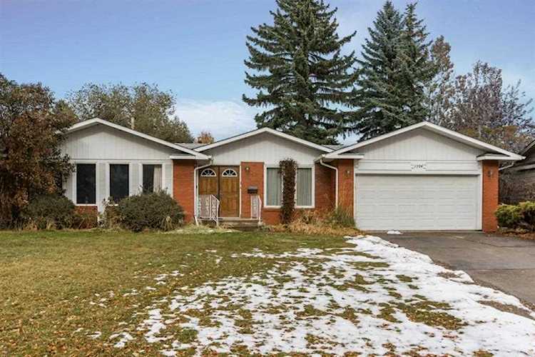 1304 Kerwood Crescent SW Calgary, AB T2V 2N6