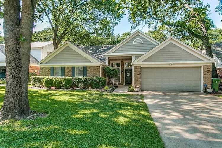 526 Blair Meadow Drive Grapevine, TX 76051
