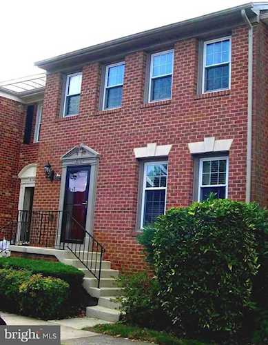 3118 Windwood Farms Dr Oakton, VA 22124